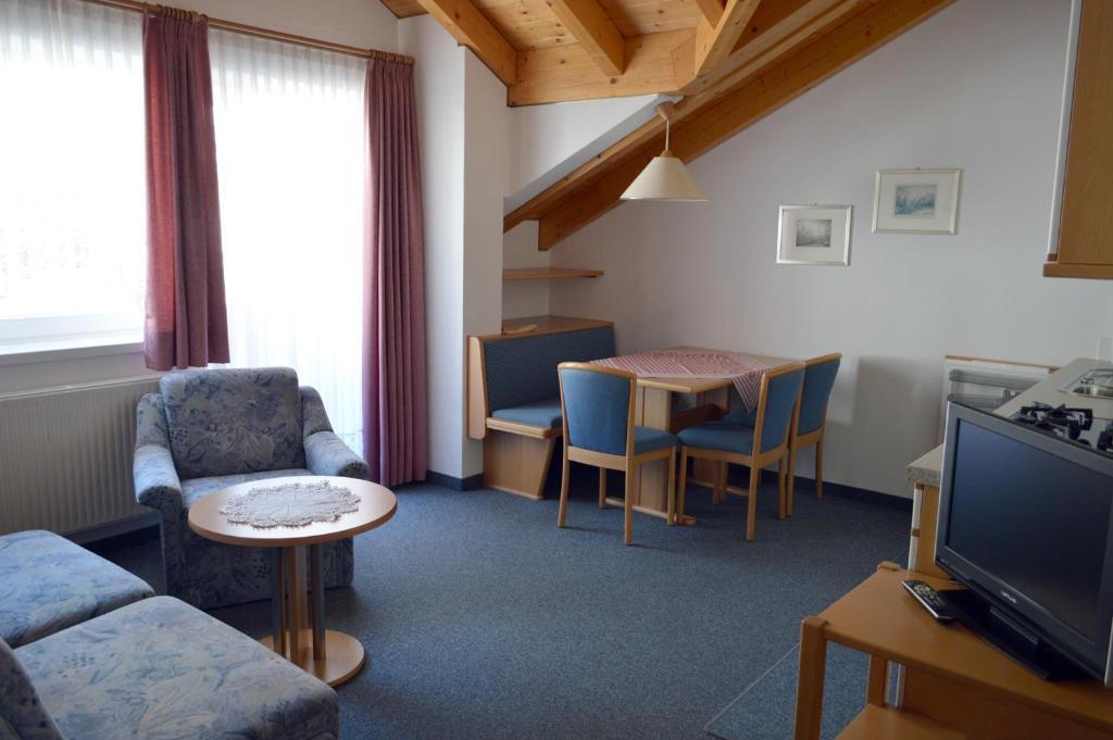Ferienwohnung Haus Bachmann Innichen Zimmer foto